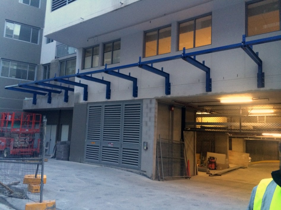 02-2014-commercial-awning12